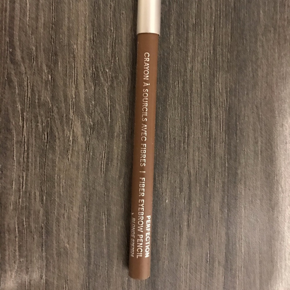 Lise watier eyebrow pensil for blondes
